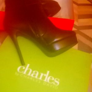 Boots black low cut worn once